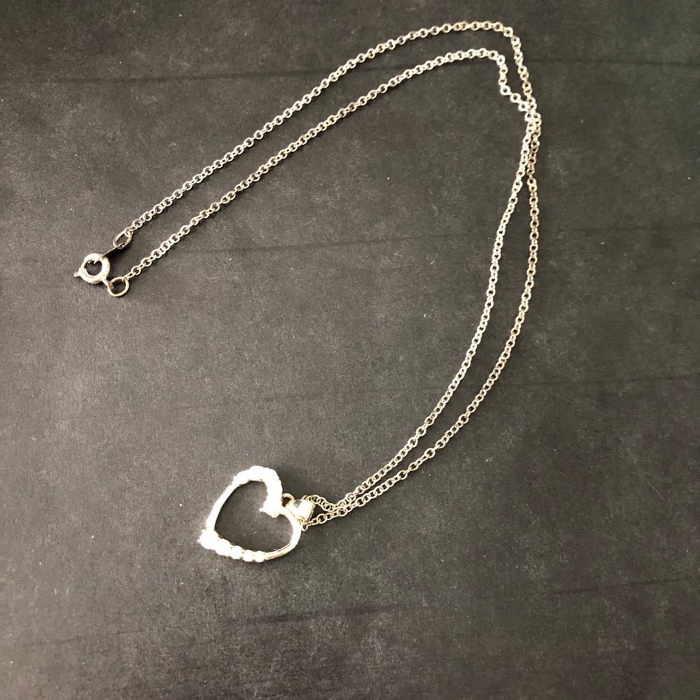 🦋 3/$15 silver jeweled heart necklace